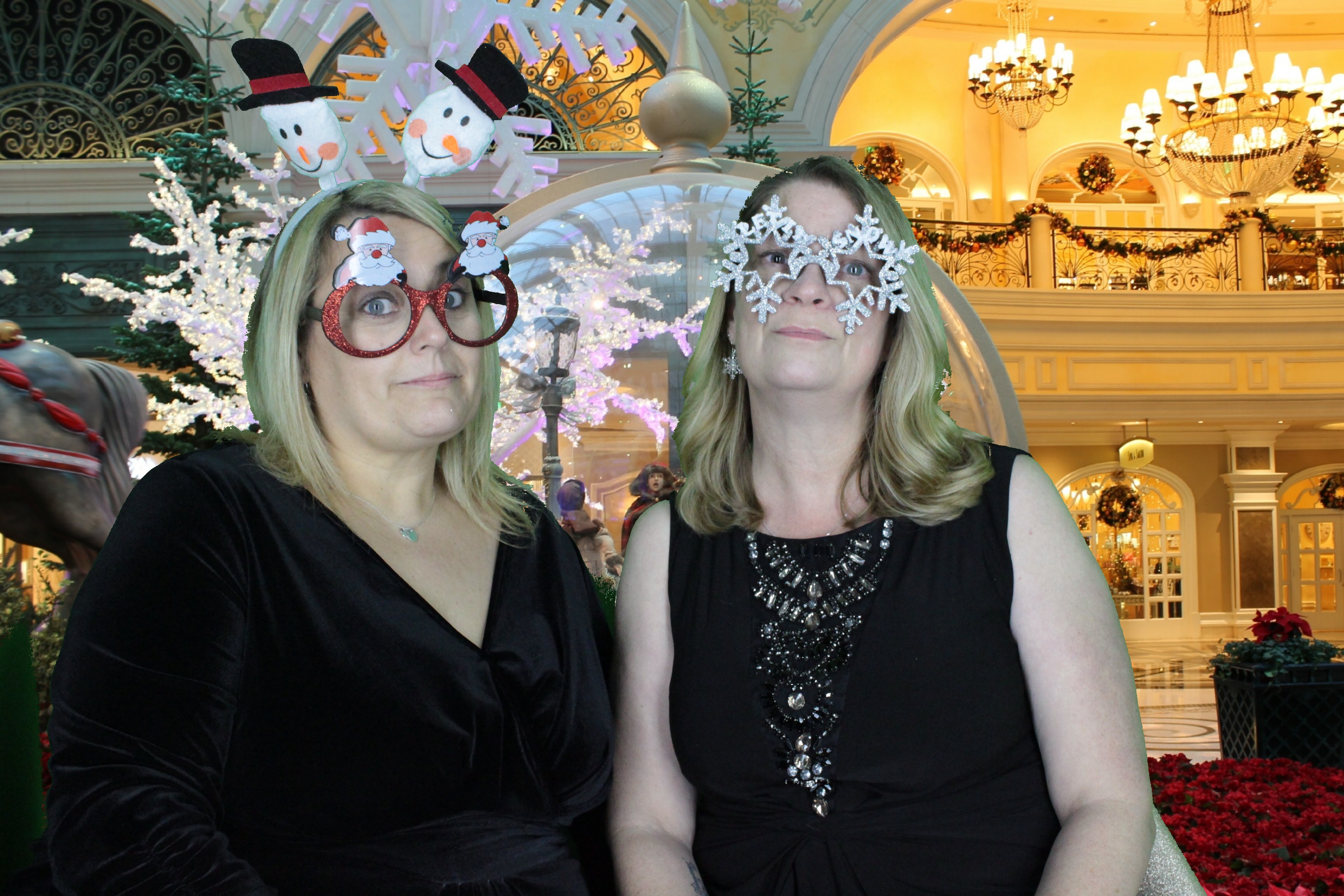 Upavon Officers' Mess Christmas Party | View more photos from the event at gallery.myphotoboothexperience.co.uk/u/MyPhotoBoothExperienceLtd/Upavon-Officers-Mess-Christmas-Party